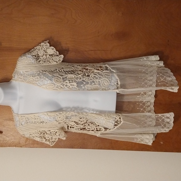 Pinky Tops - Pinky lace & crochet cardigan